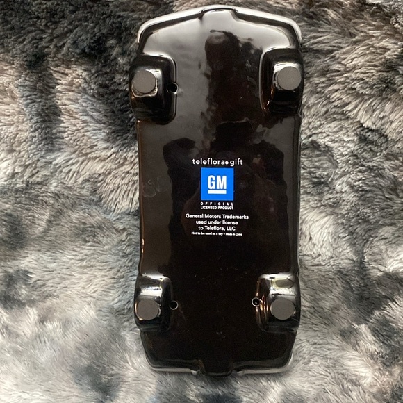 CHEVROLET CAMARO SS 1967 CERAMIC
CAR TELEFLORA GIFT - Picture 10 of 16